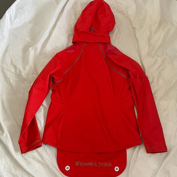 Women's Red L Showers Pass Cycling Rain Jacket - Picture 2 of 7